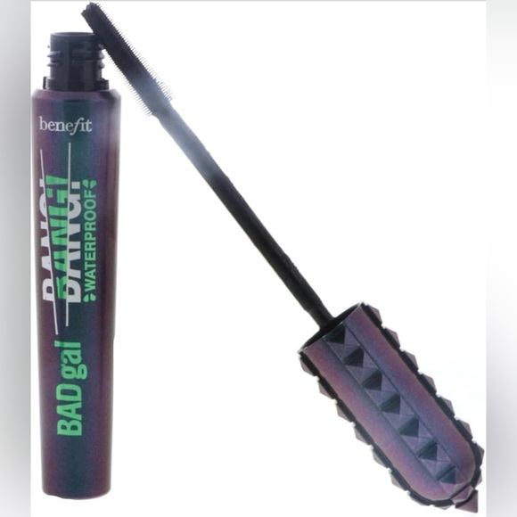 Benefit BADgal BANG! Waterproof Mascara - Black and Green - Picture 3 of 4